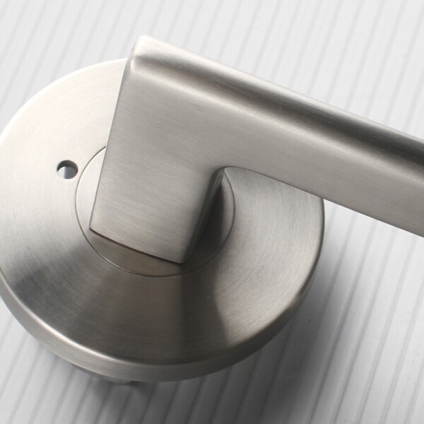 꾸밈닷컴 - 손잡이/도어락 ▼ > 방문손잡이 ▼ > 레버 버튼형 > 스텐 방문손잡이 론드 도어 문고리