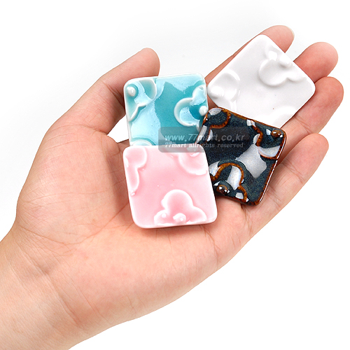 꾸밈닷컴 - 손잡이/도어락 ▼ > 가구손잡이 ▼ > 1구 꼭지손잡이 > 세라믹 1구 꼭지손잡이 수국 사각 핑크