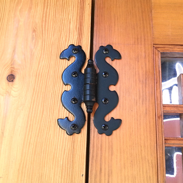 꾸밈닷컴 - 경첩/힌지 ▼ > 옛날장식경첩 > 용모양 옛날겉경첩 (16x40x120mm)